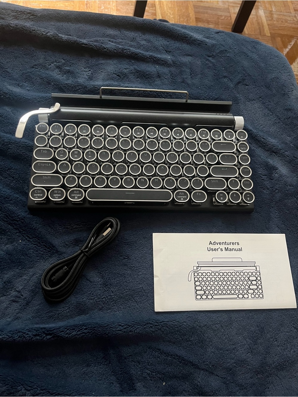 Adventurers Retro Mechanical Bluetooth Keyboard for Tablets